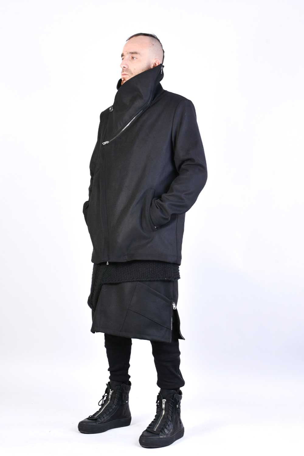 Buy the La Haine Inside Us 3B LM006 Coat in Black at Intro. Spend £50 for free UK delivery. Official stockists. We ship worldwide.