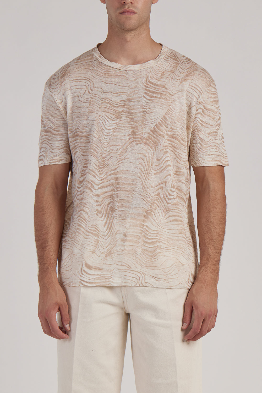 Buy the Daniele Fiesoli All Over Dunes Print Linen T-Shirt in Sand at Intro. Spend £50 for free UK delivery. Official stockists. We ship worldwide.