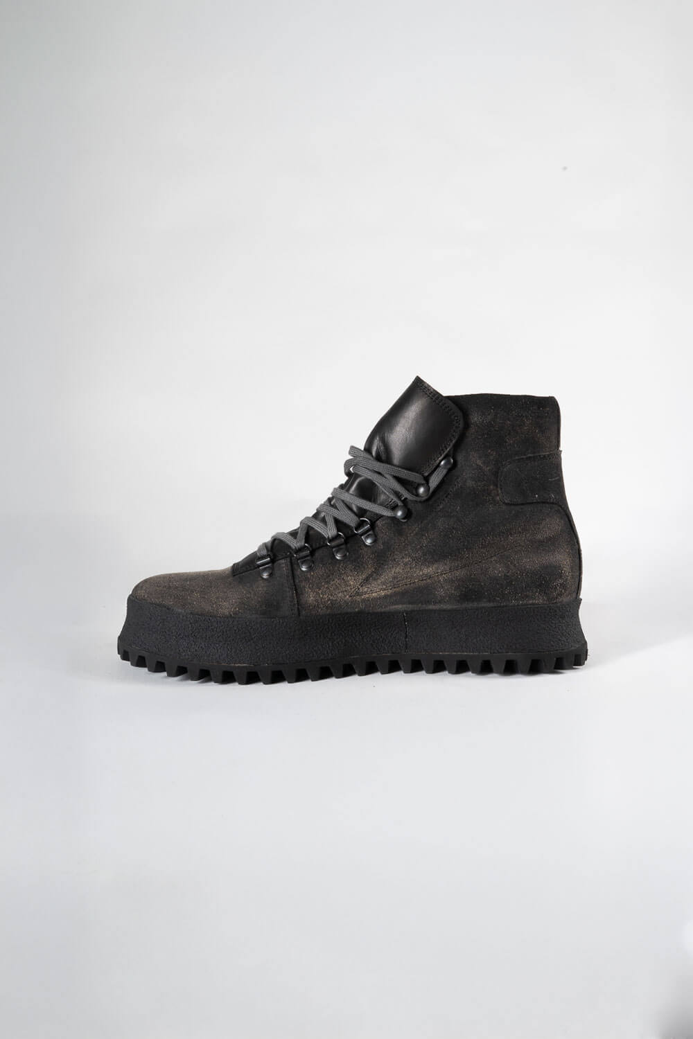 Brushed Leather Suede Hiker Boot W/ Vibrant Sole Black