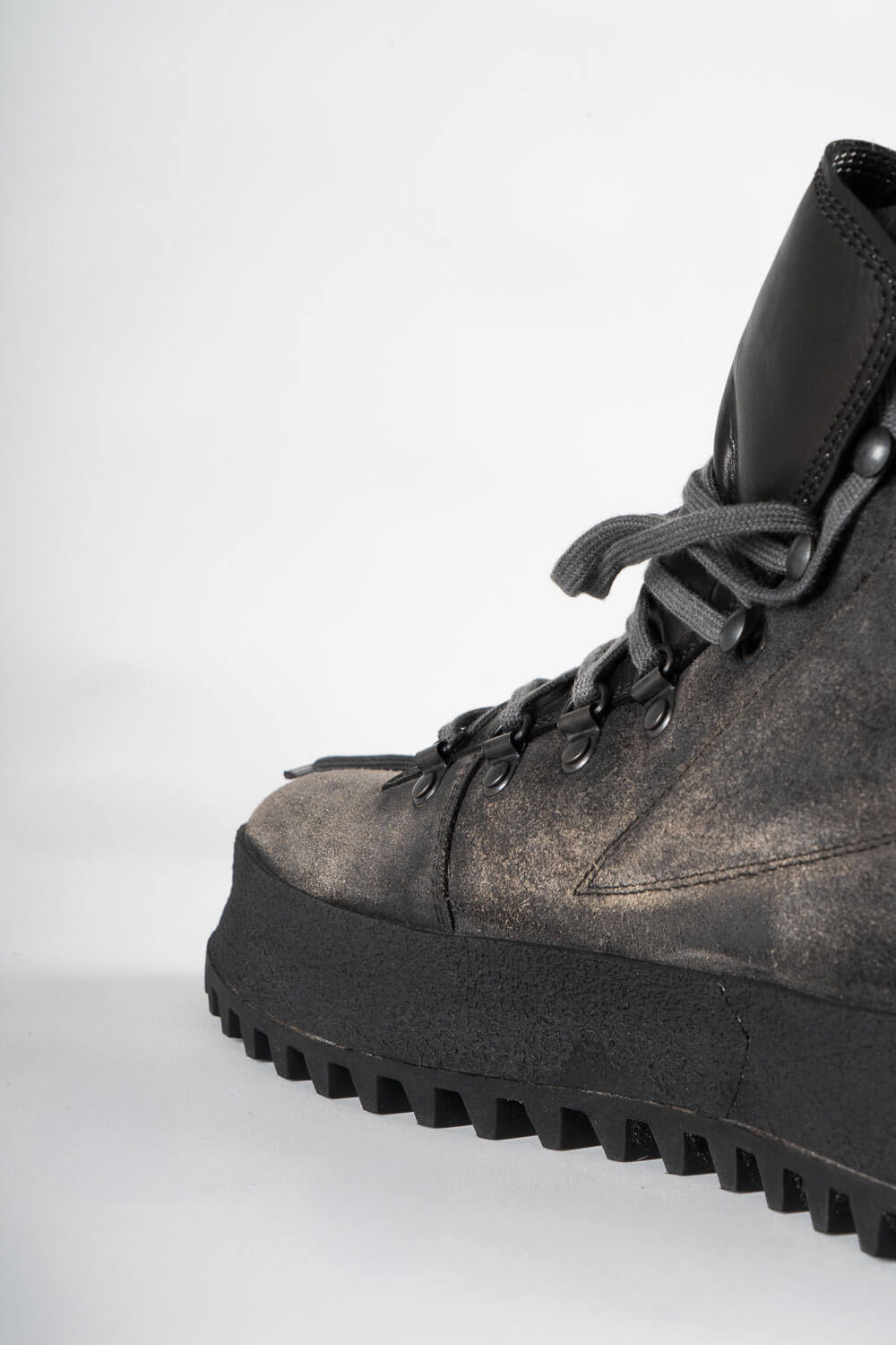 Brushed Leather Suede Hiker Boot W/ Vibrant Sole Black