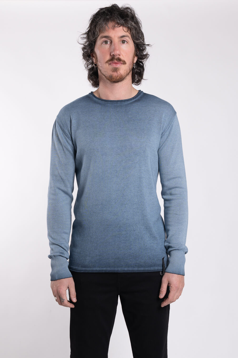 Cold Dye Effect Raw Neck Sweatshirt Blue