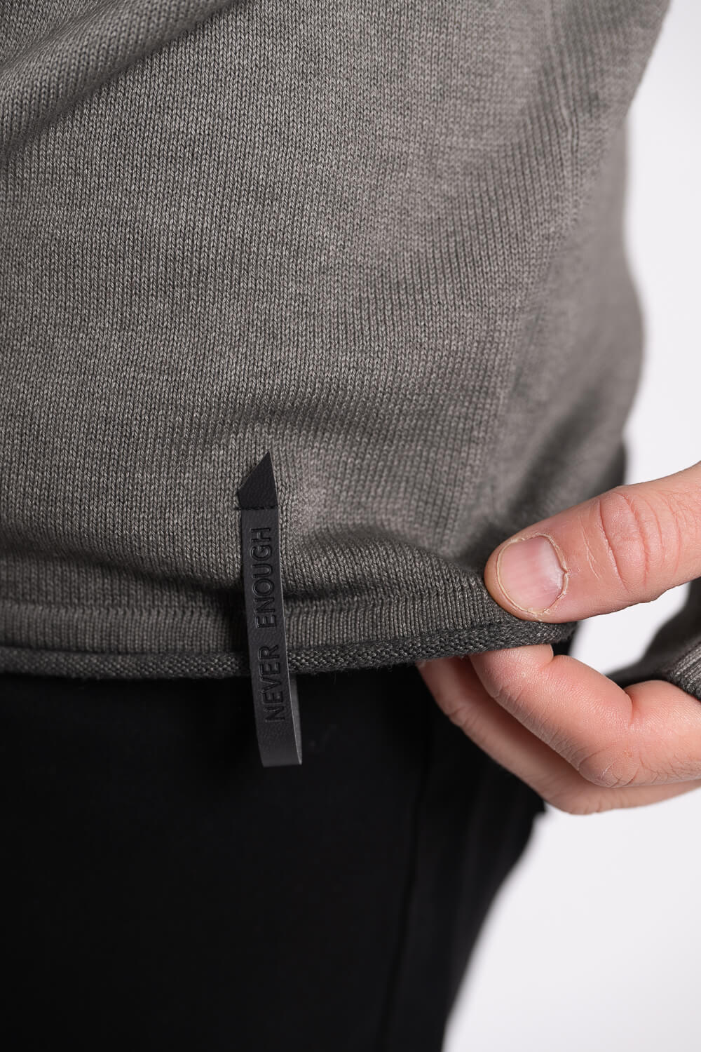 Cold Dye Effect Raw Neck Sweatshirt Grey