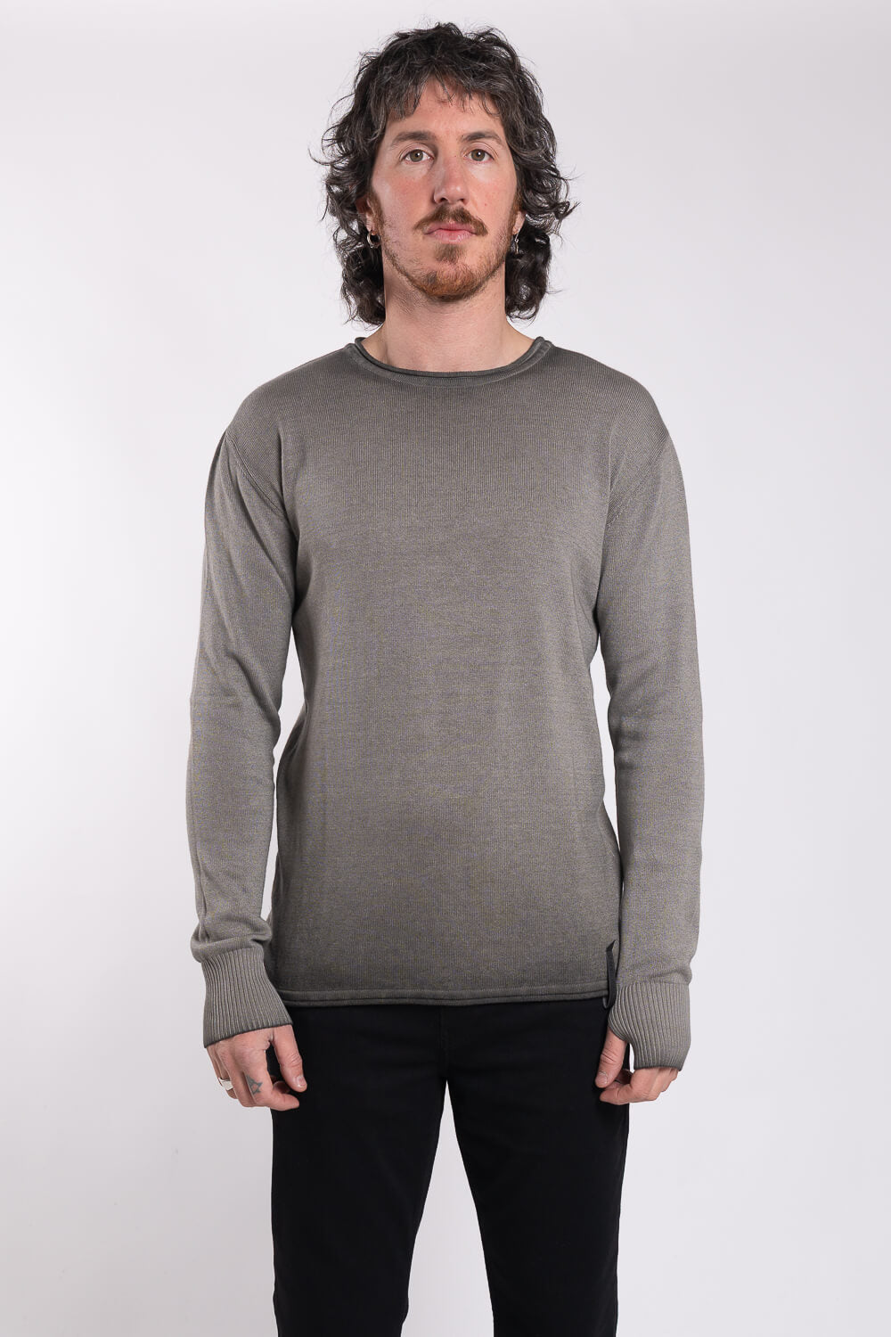 Cold Dye Effect Raw Neck Sweatshirt Grey