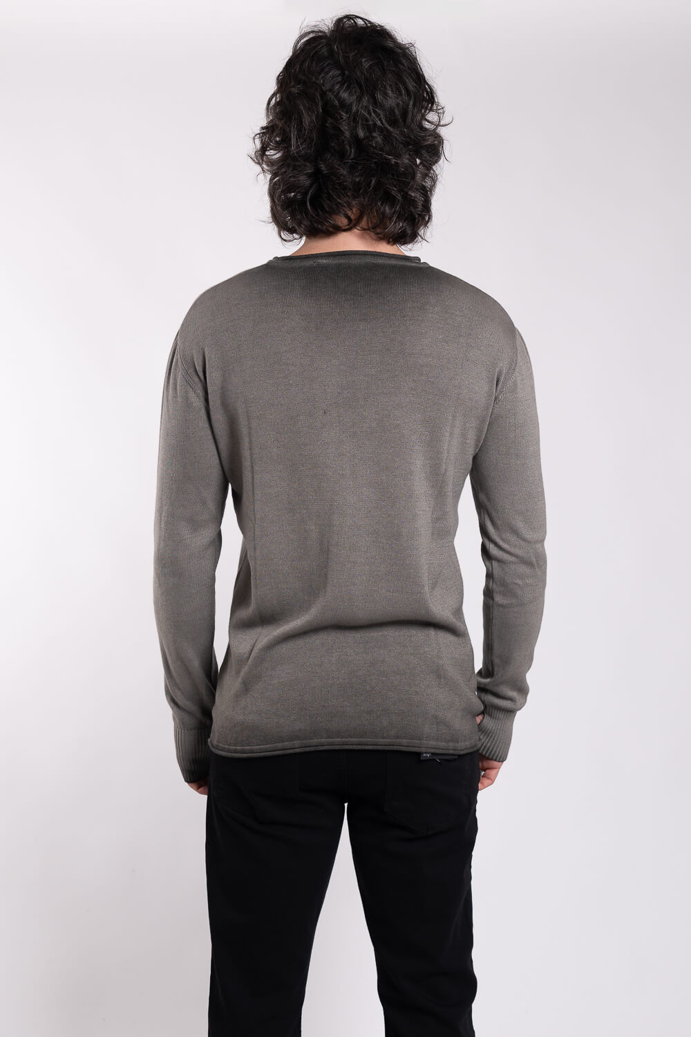 Cold Dye Effect Raw Neck Sweatshirt Grey