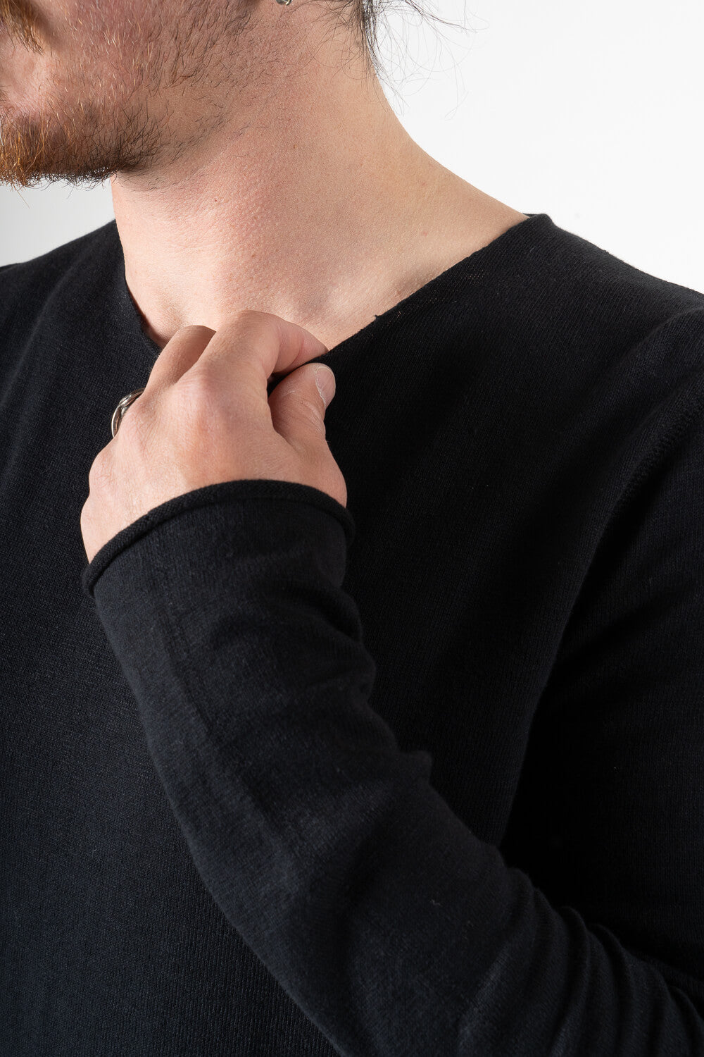 Cotton/Linen Raw Neck L/S T-Shirt Black