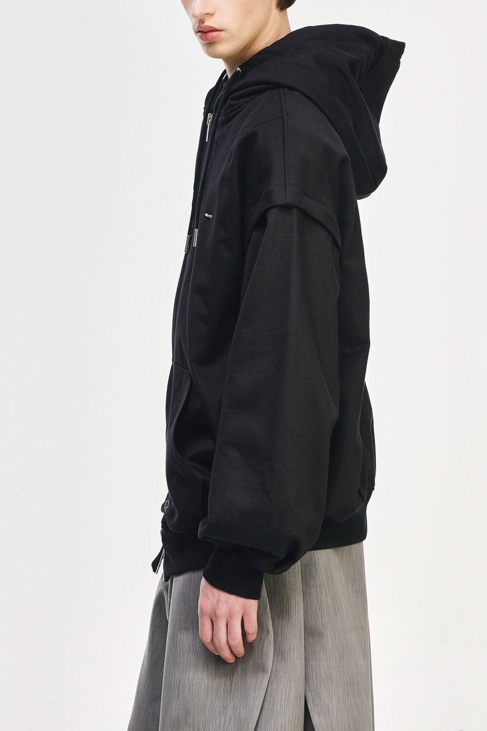 Embroidered Sleeveless Zip-Up Jacket Black
