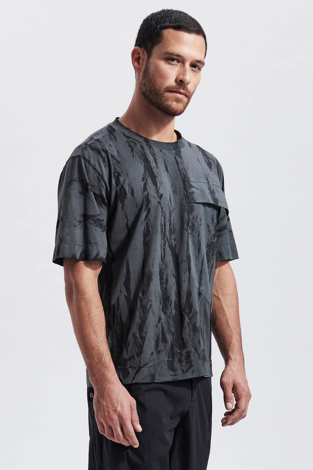 Front Pocket Graphic Design T-Shirt Dark Grey