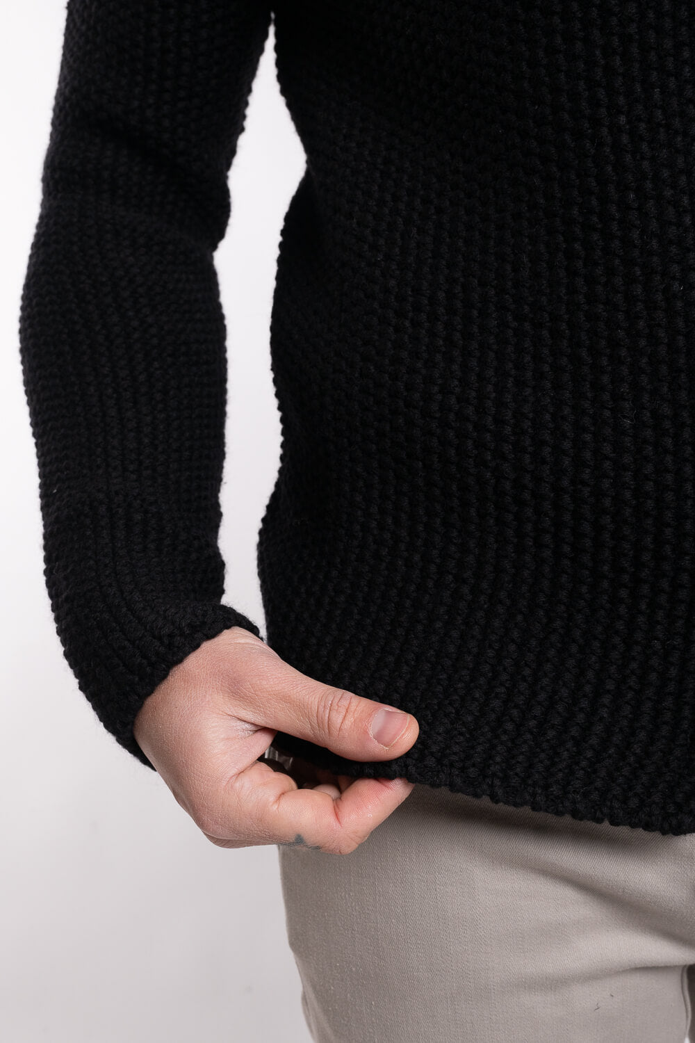 Heavy Full Zip Raw Edge Cable Knit Cardigan Black