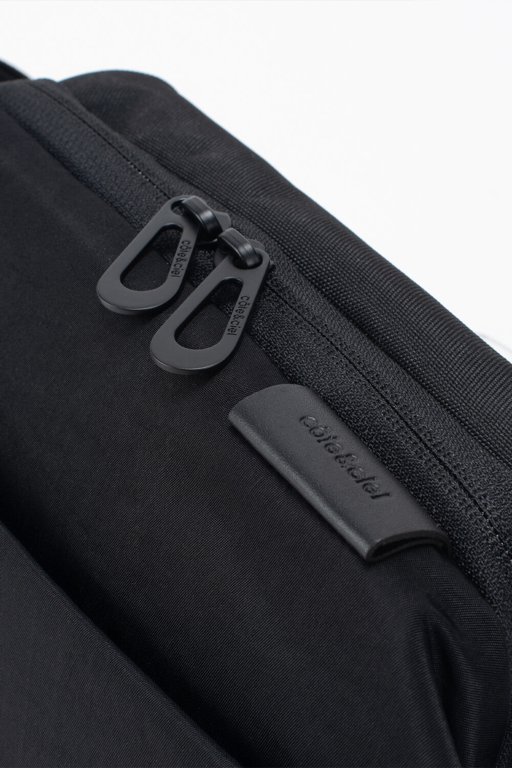 Isarau S MemoryTech Crossbody Bag Black