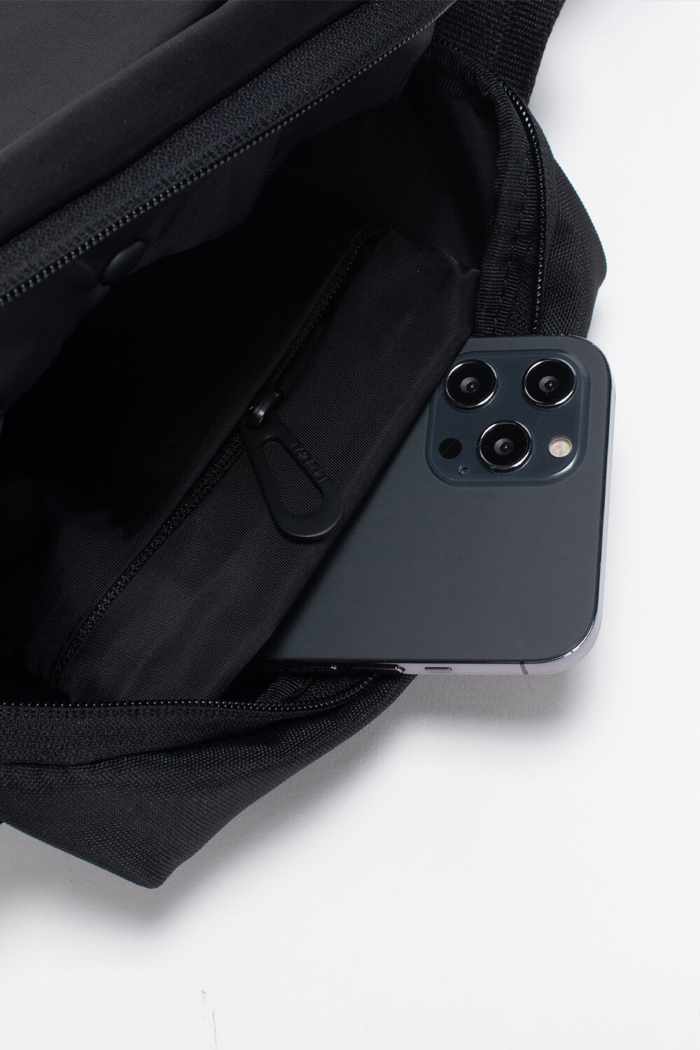 Isarau S MemoryTech Crossbody Bag Black