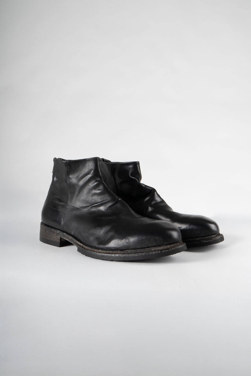 Italian Calf Leather Mid Zip-Up Crest Chelsea Boot Black