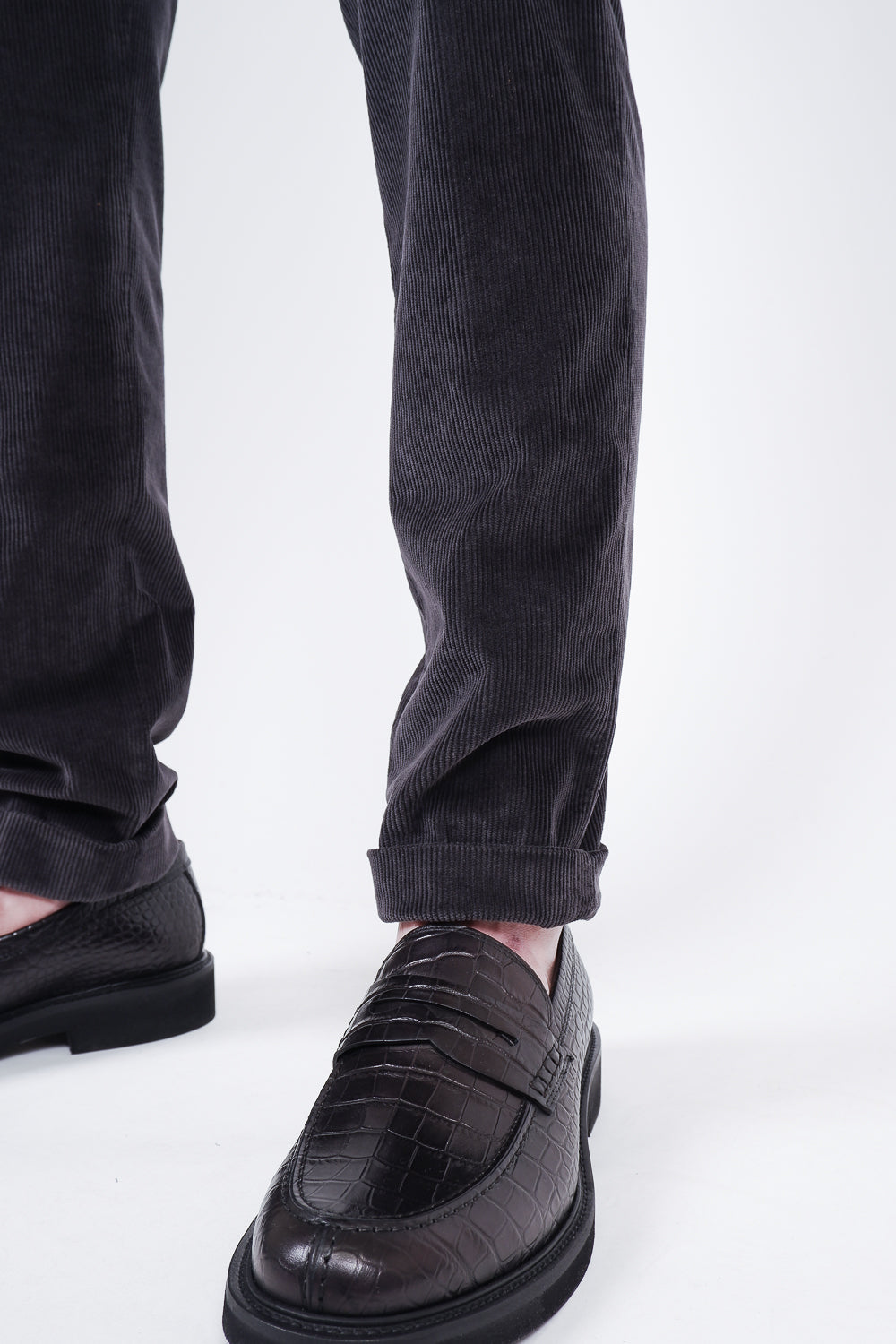 Buy the Briglia Italian Corduroy Trouser in Charcoal at Intro. Spend £50 for free UK delivery. Official stockists. We ship worldwide.