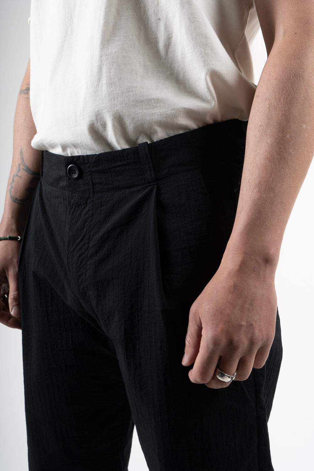 Lightweight Cotton Fine Striped Trousers Black