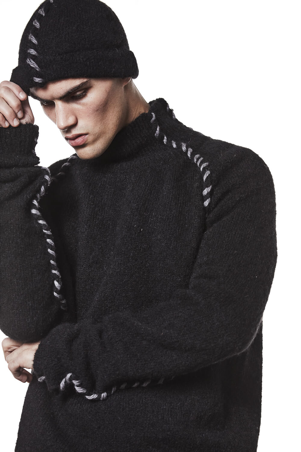 M64 Knitted Beanie Black