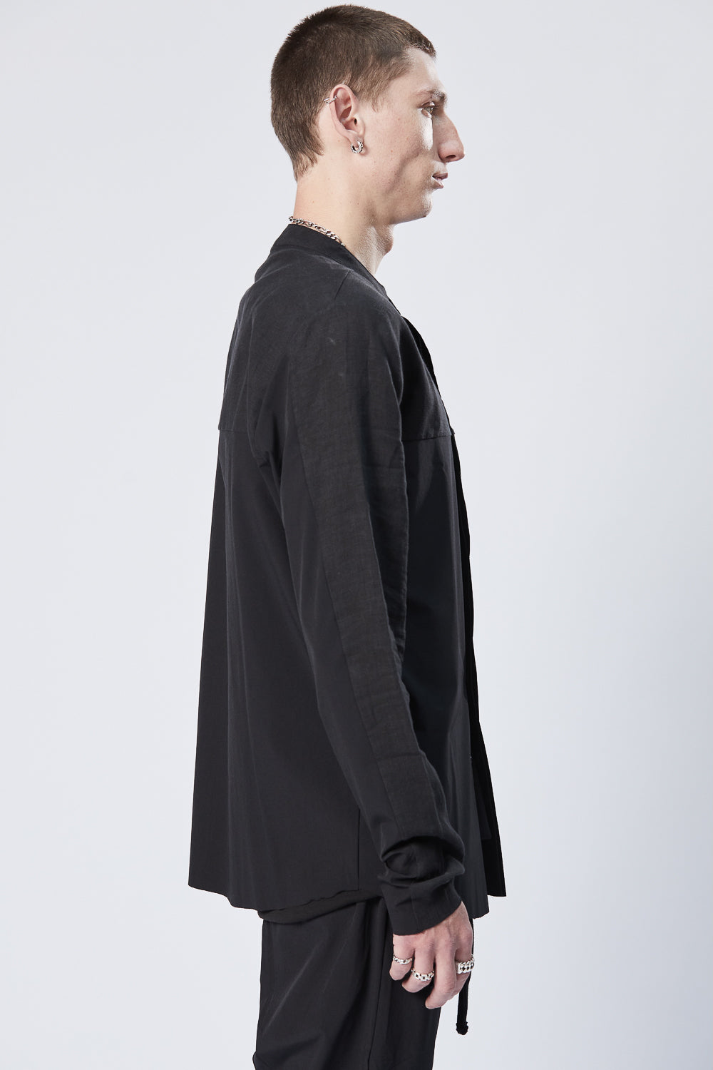 Buy the Thom Krom M H 147 Shirt in Black at Intro. Spend £50 for free UK delivery. Official stockists. We ship worldwide.