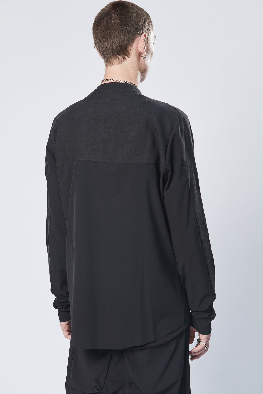 Buy the Thom Krom M H 147 Shirt in Black at Intro. Spend £50 for free UK delivery. Official stockists. We ship worldwide.