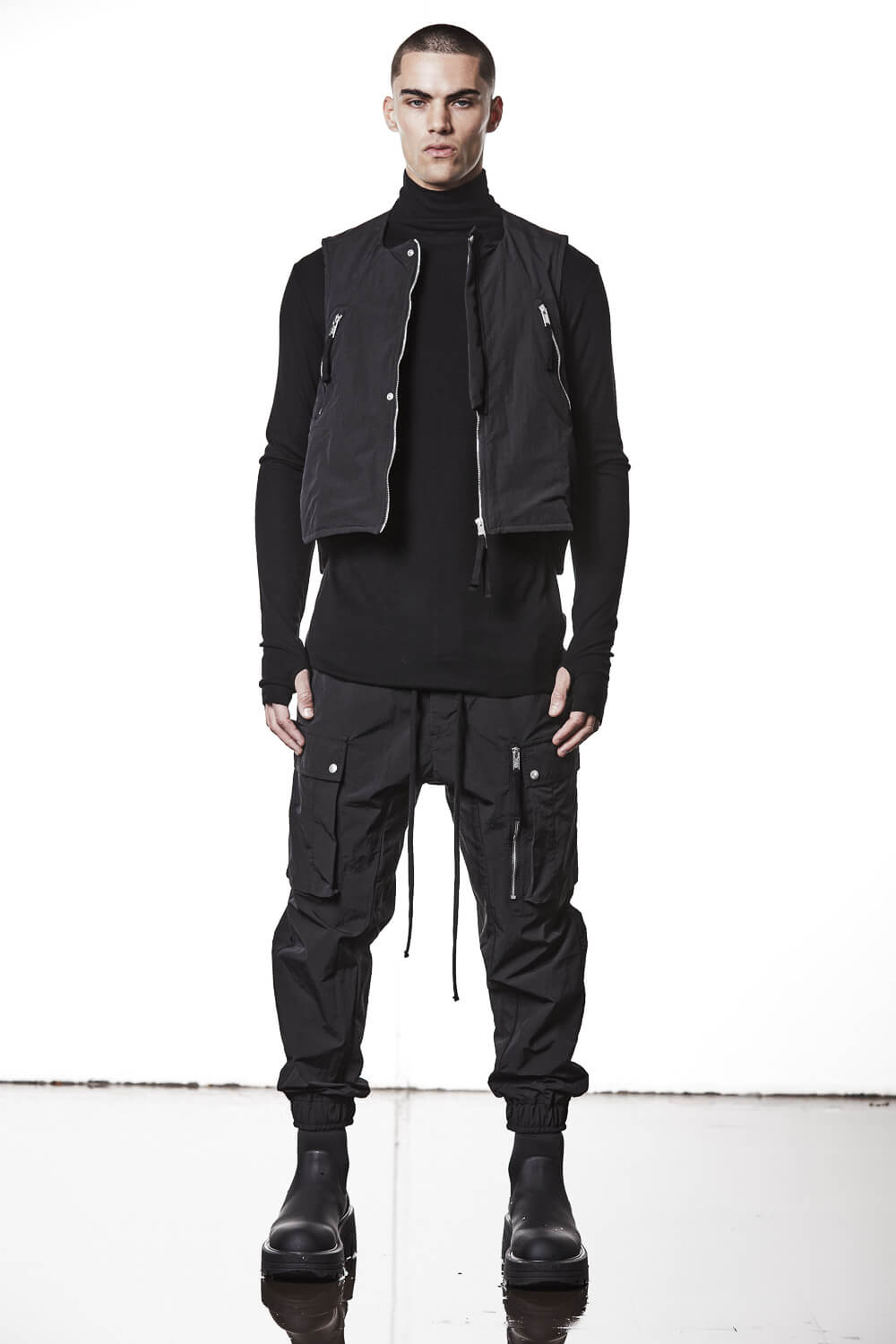 M J 76 Padded Gilet Black