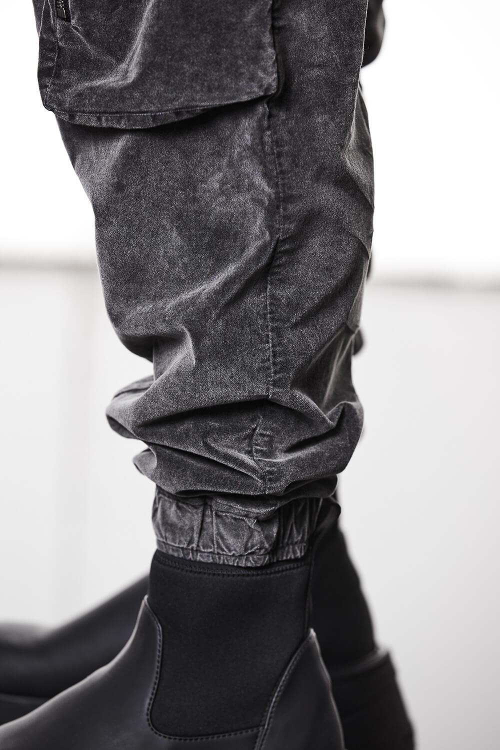 M P 21 Velvet Cargo Pants Grey