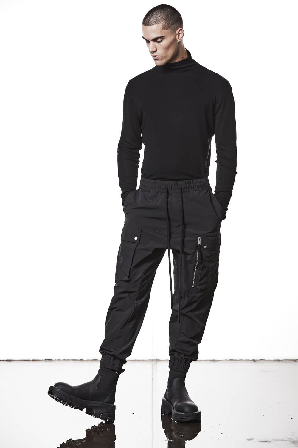M P 26 Flap Pockets Cargo Pants Black