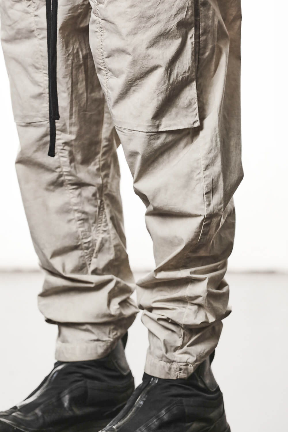 M P 34 Front Patched Pockets Detail Trousers Beige