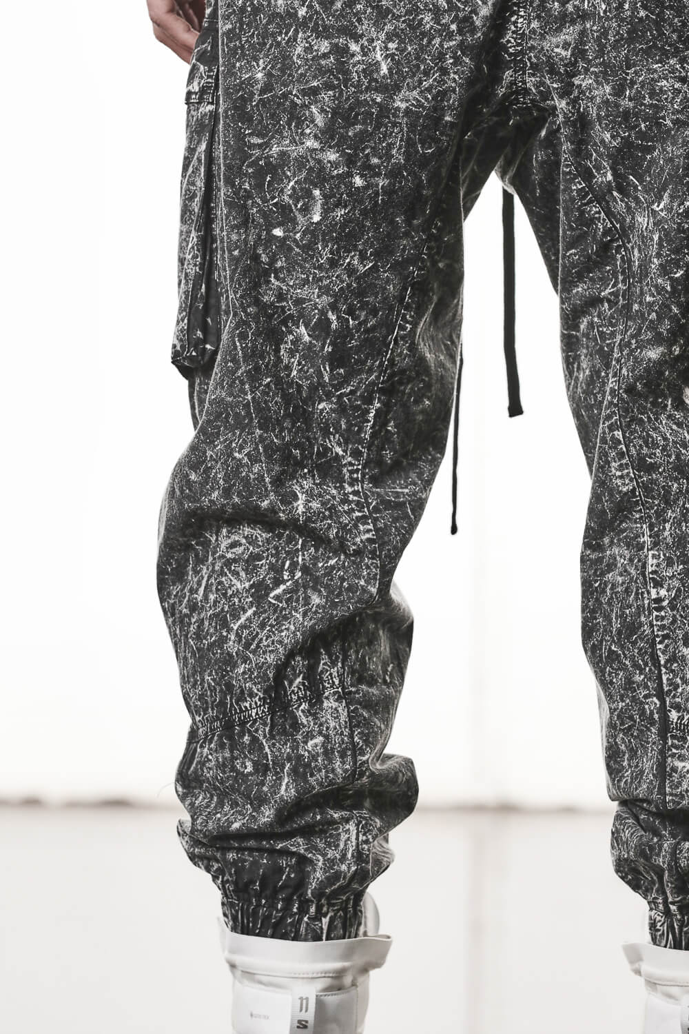 M P 41 Cargo Pocket Trousers Black Marble