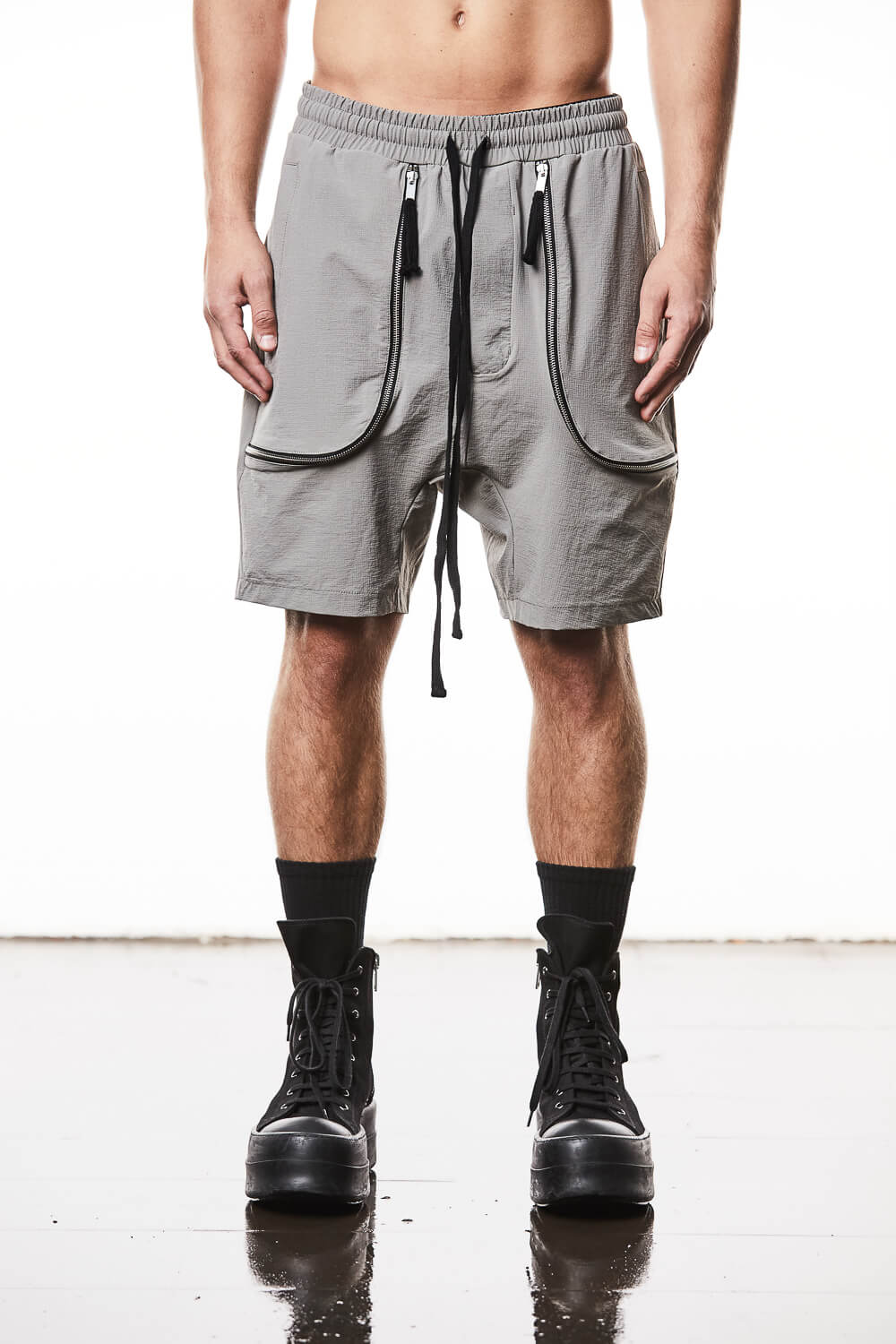 M ST 489 Rounded Cargo Pockets Detail Shorts Grey