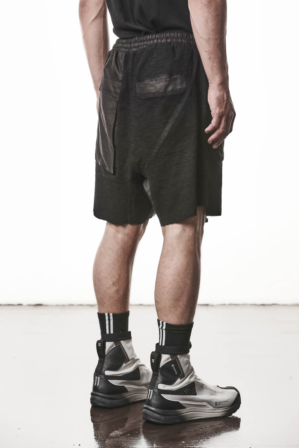 M ST 515 Raw Cut Cotton/Linen Shorts Black