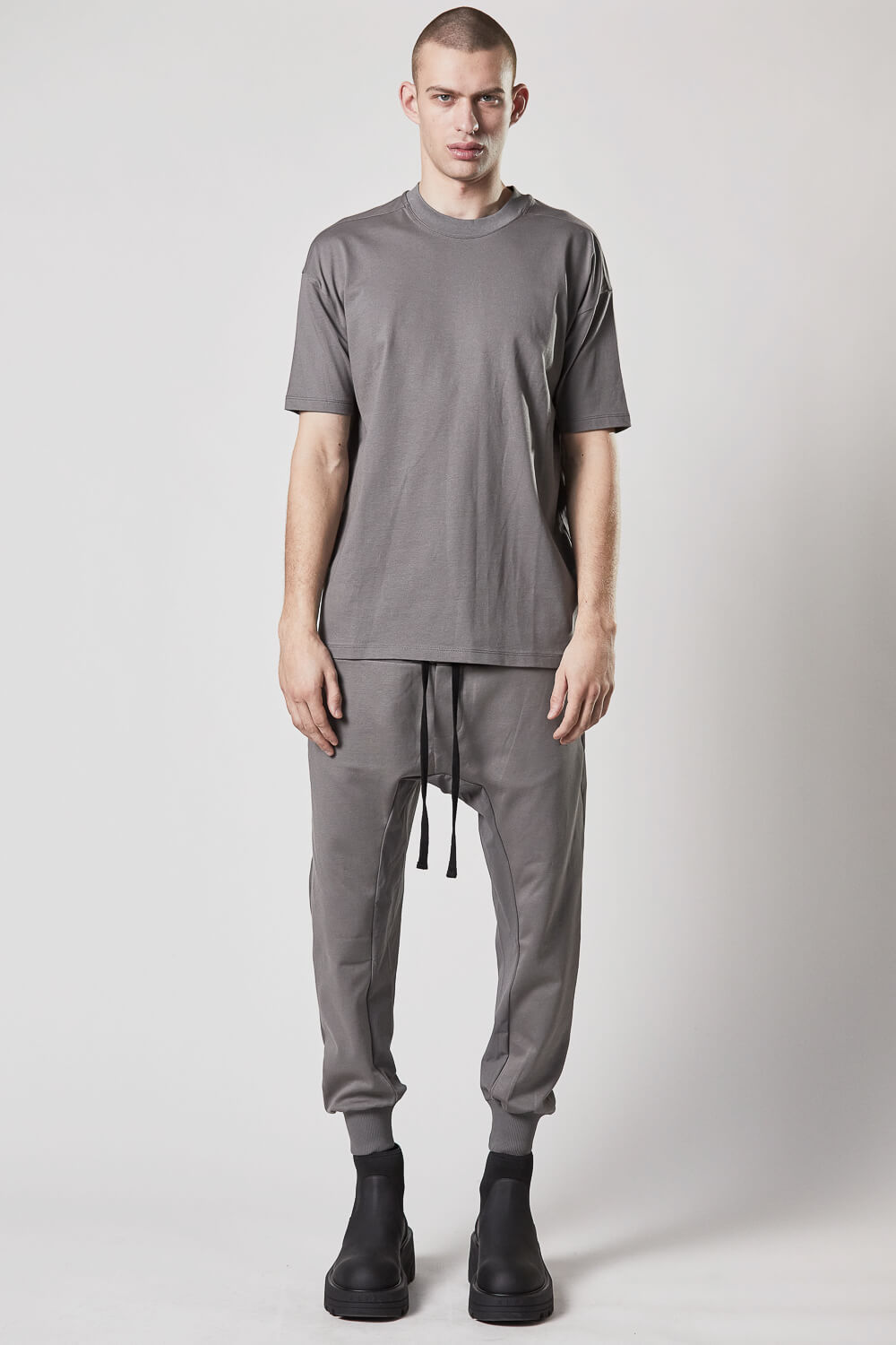 M TS 825 Relaxed Fit Round Neck T-Shirt Ash Grey