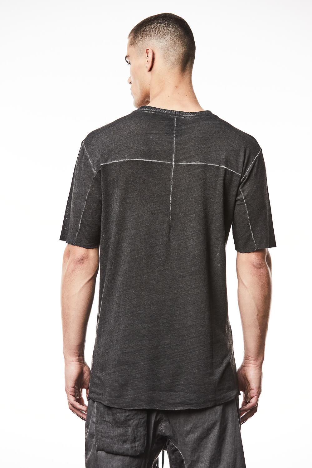 M TS 831 Raw Cut Detail T-Shirt Black Oil