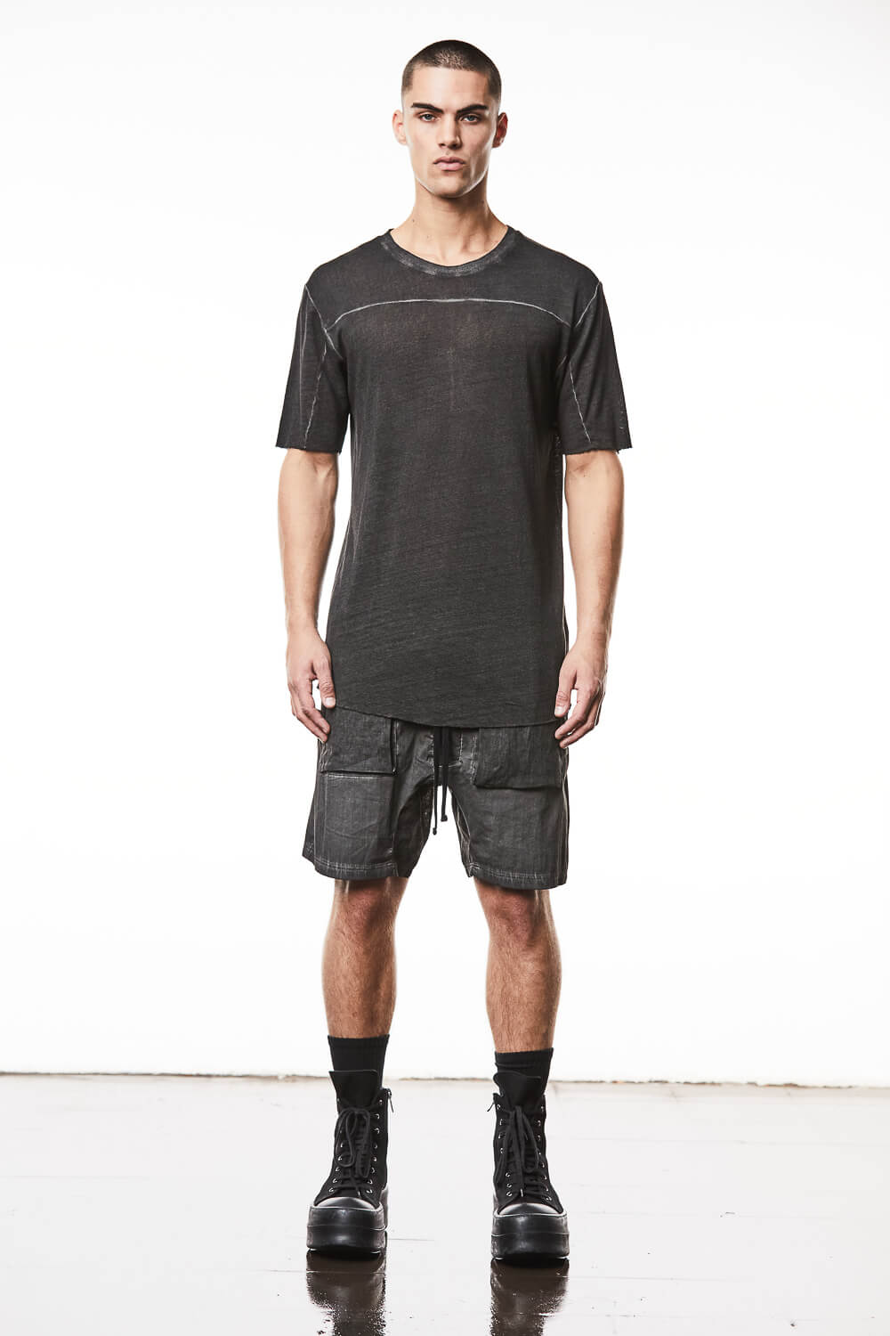 M TS 831 Raw Cut Detail T-Shirt Black Oil