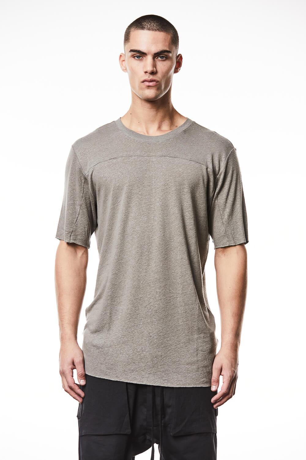M TS 831 Raw Cut Detail T-Shirt Grey