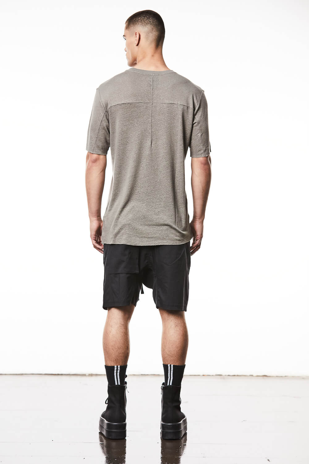 M TS 831 Raw Cut Detail T-Shirt Grey