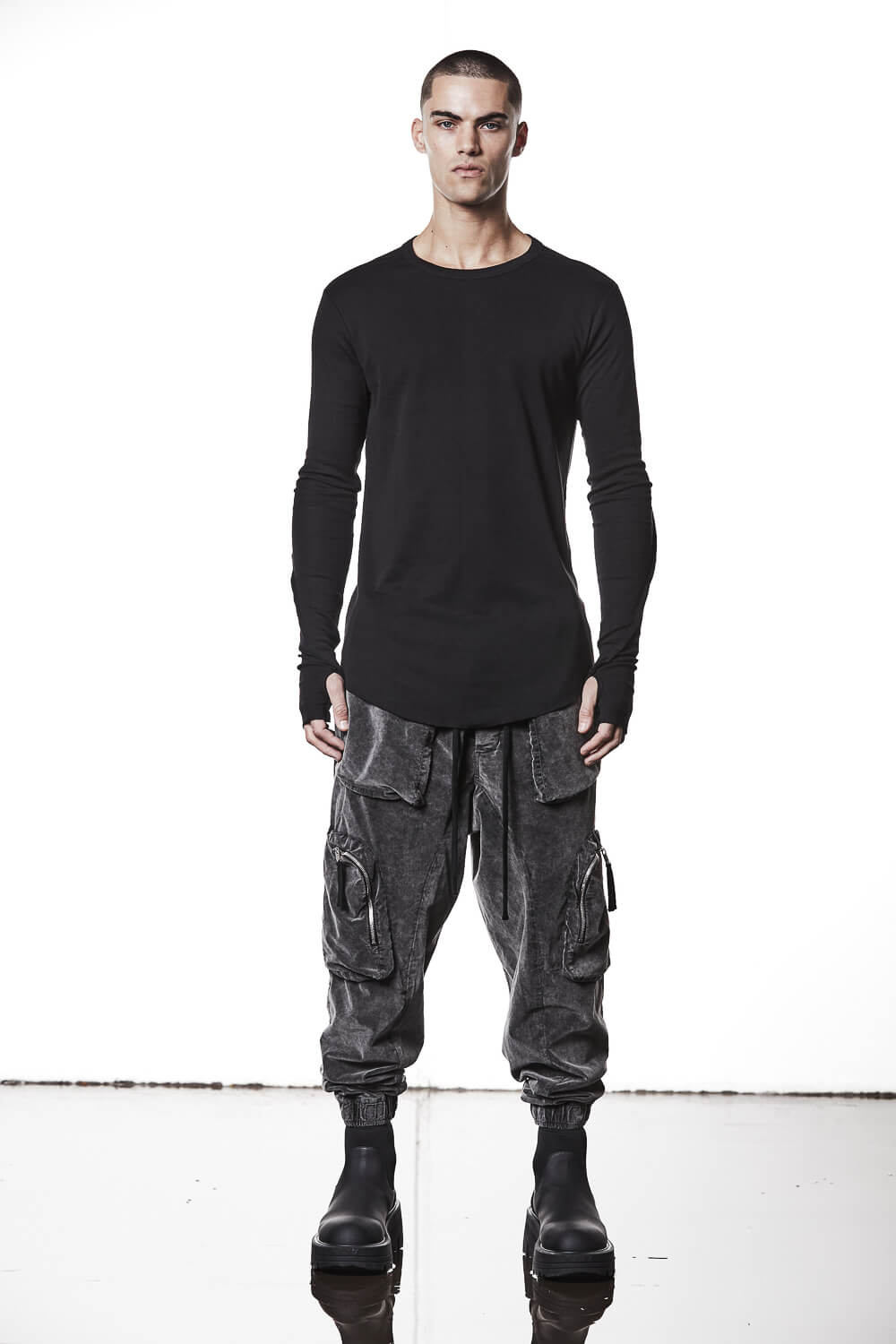 M TS 900 Raw Cut L/S T-Shirt Black