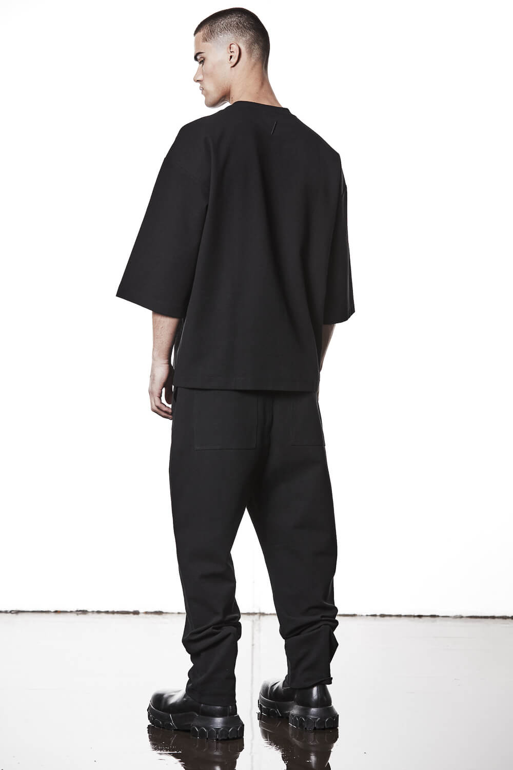 M TS 906 Oversized Fit T-Shirt Black