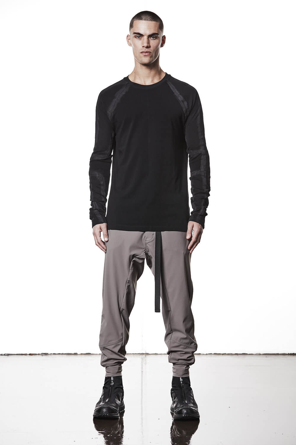 M TS 907 Hand Painted Details T-Shirt Black