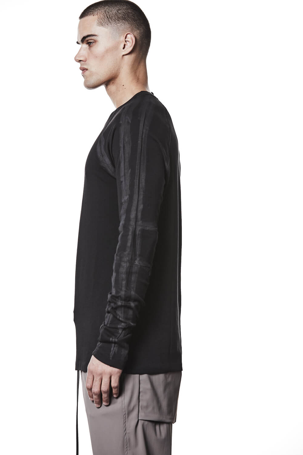 M TS 907 Hand Painted Details T-Shirt Black