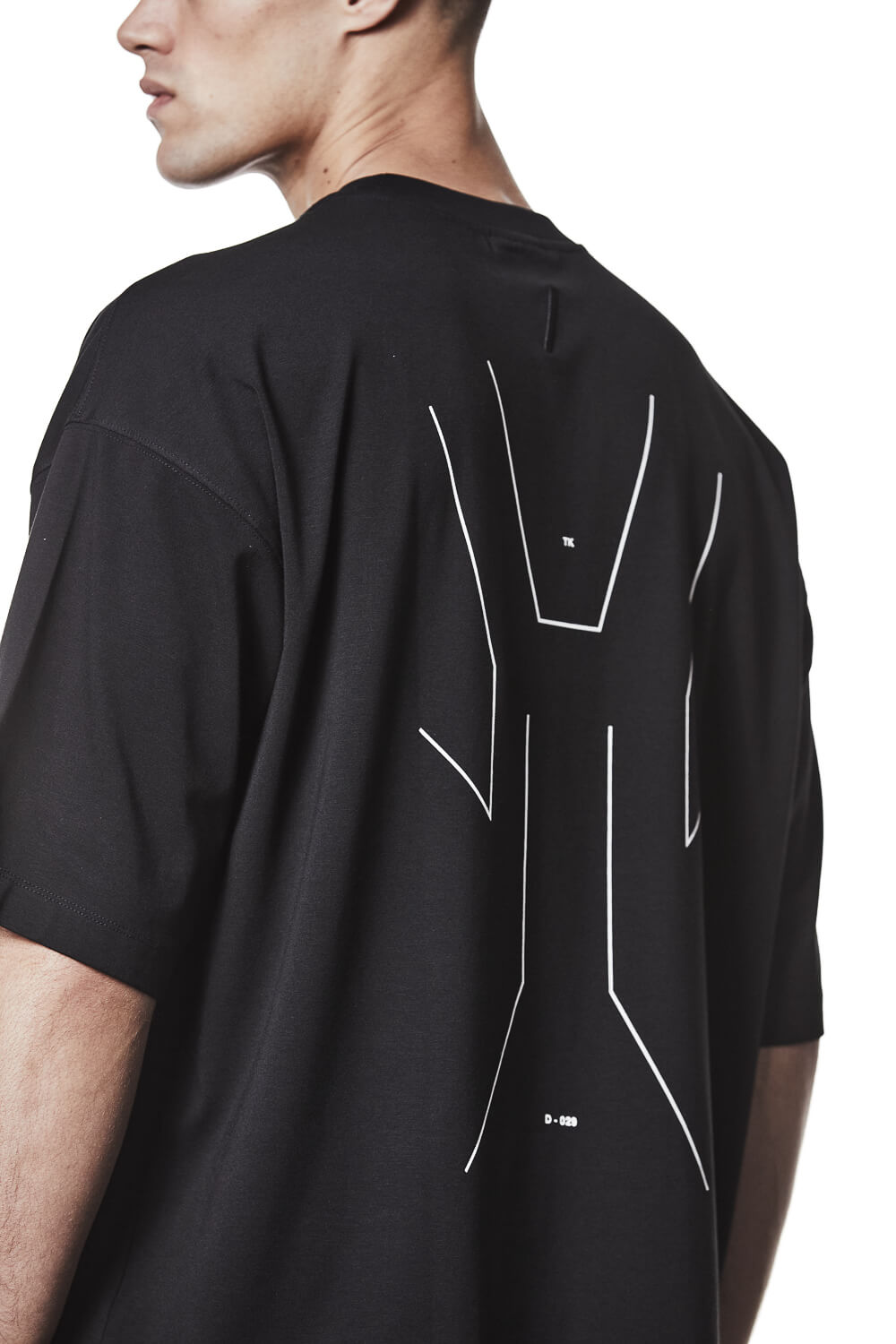 M TS 909 Back Slash Logo T-Shirt Black