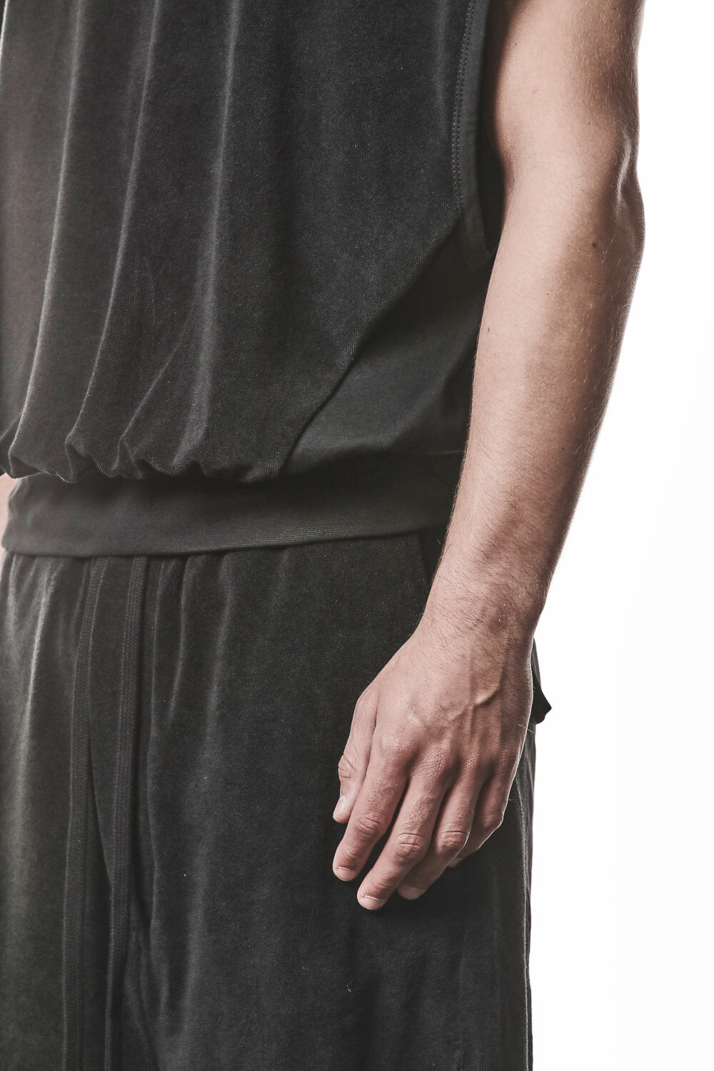 M TS 917 Crewneck Sleeveless T-Shirt Black