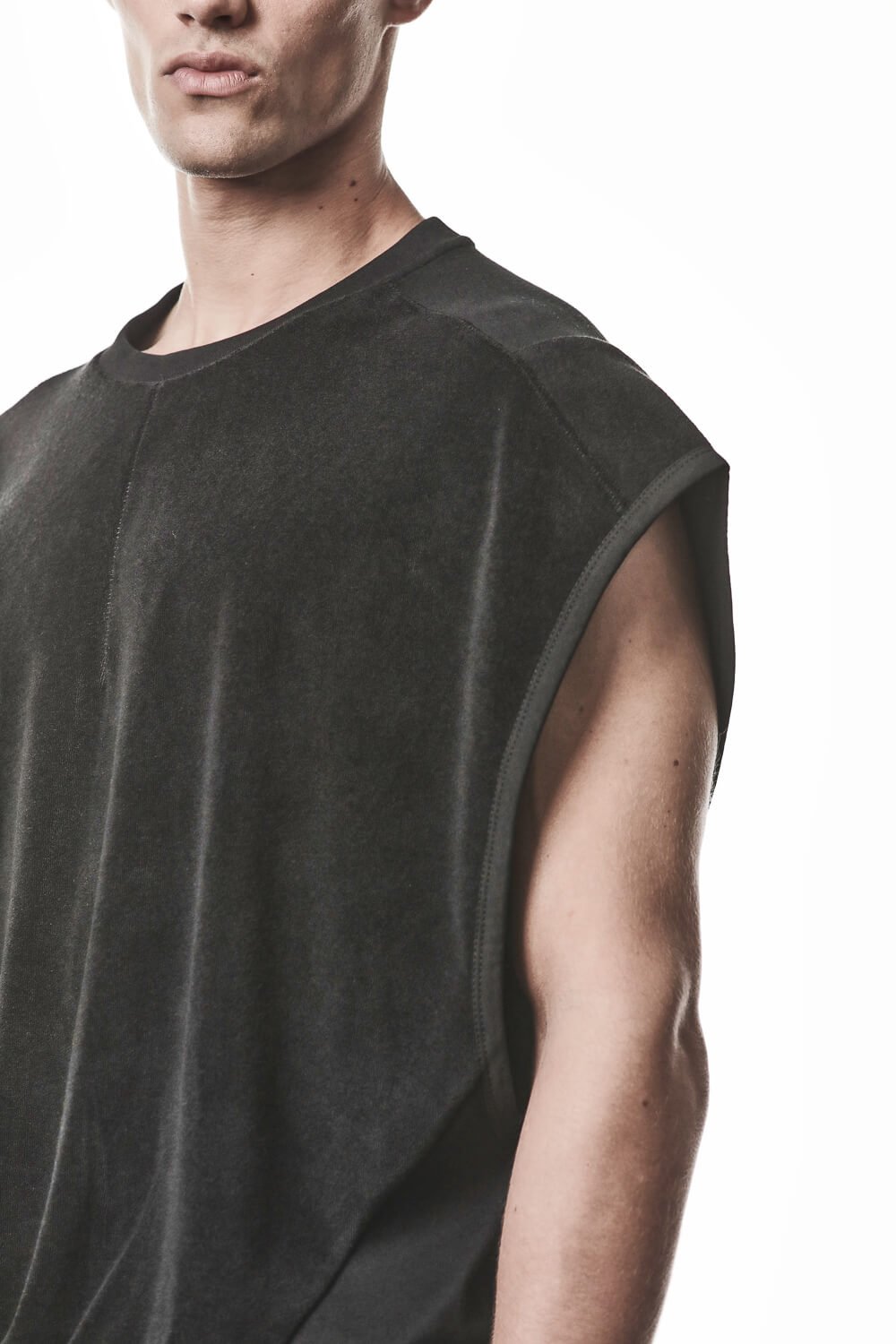 M TS 917 Crewneck Sleeveless T-Shirt Black