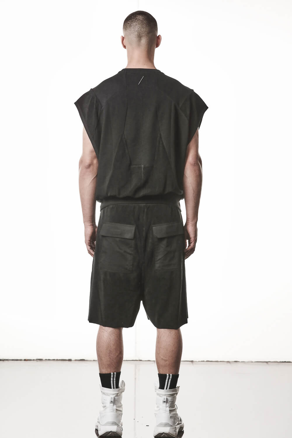 M TS 917 Crewneck Sleeveless T-Shirt Black