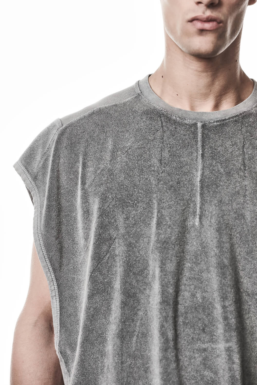 M TS 917 Crewneck Sleeveless T-Shirt Dark Grey