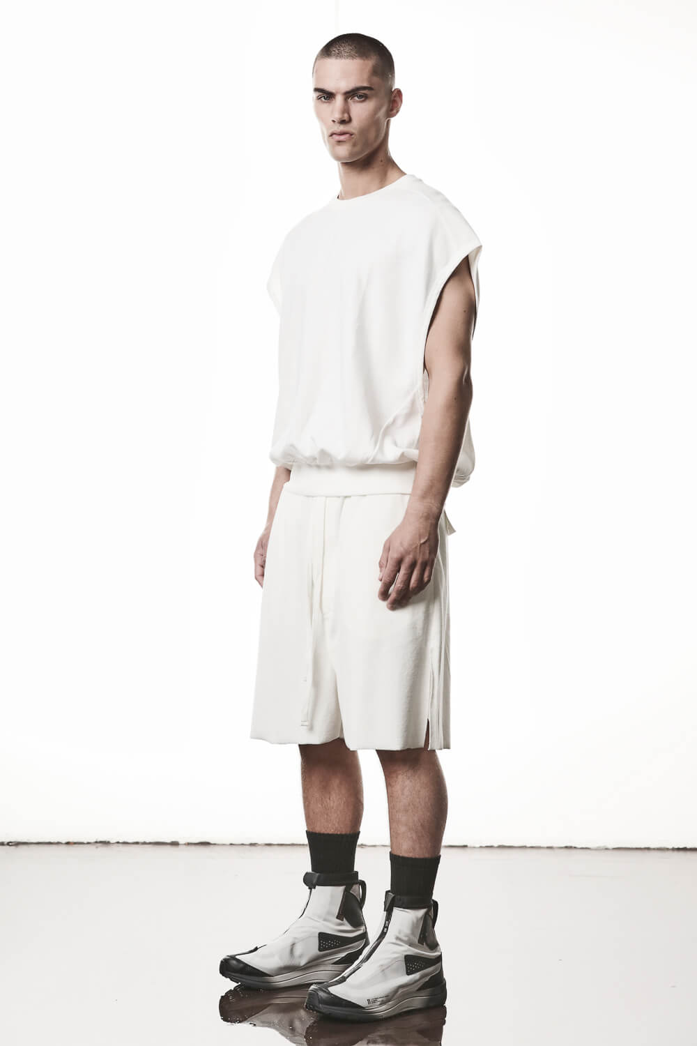 M TS 917 Crewneck Sleeveless T-Shirt Off White