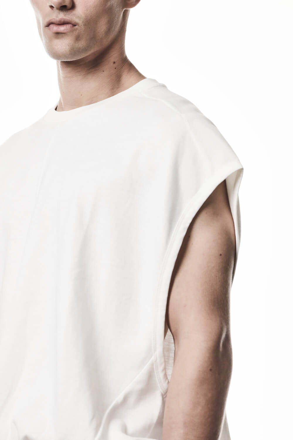 M TS 917 Crewneck Sleeveless T-Shirt Off White