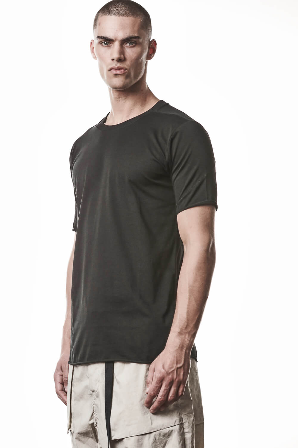 M TS 924 Raw Cut Hem T-Shirt Black