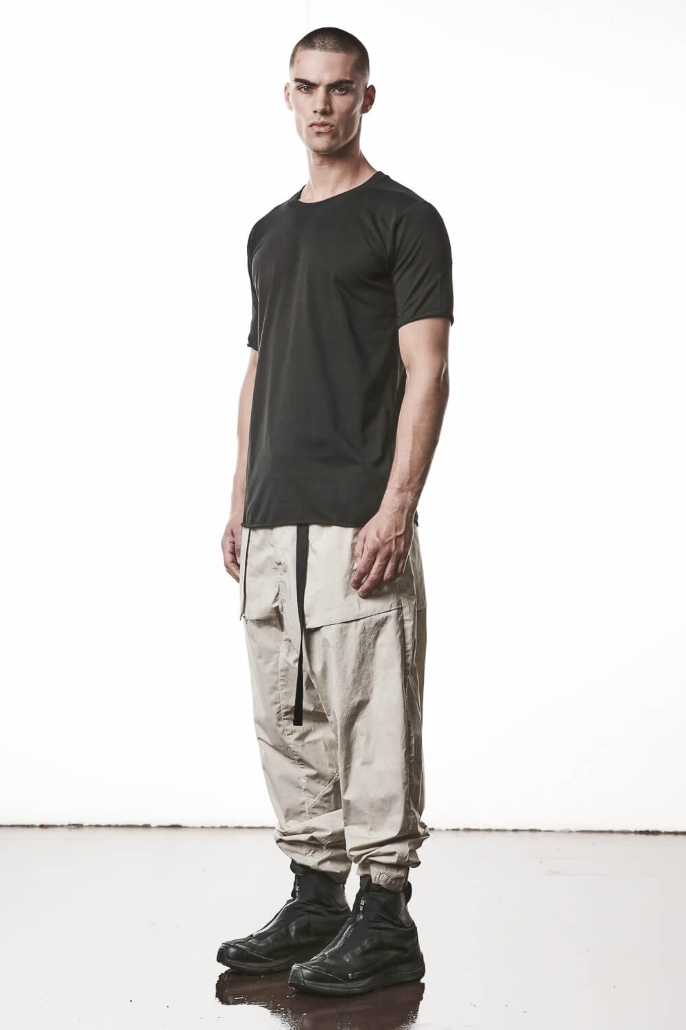 M TS 924 Raw Cut Hem T-Shirt Black