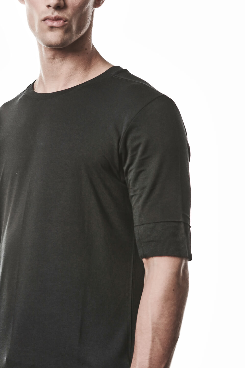 M TS 940 Raw Cut Hem Crew Neck T-Shirt Black