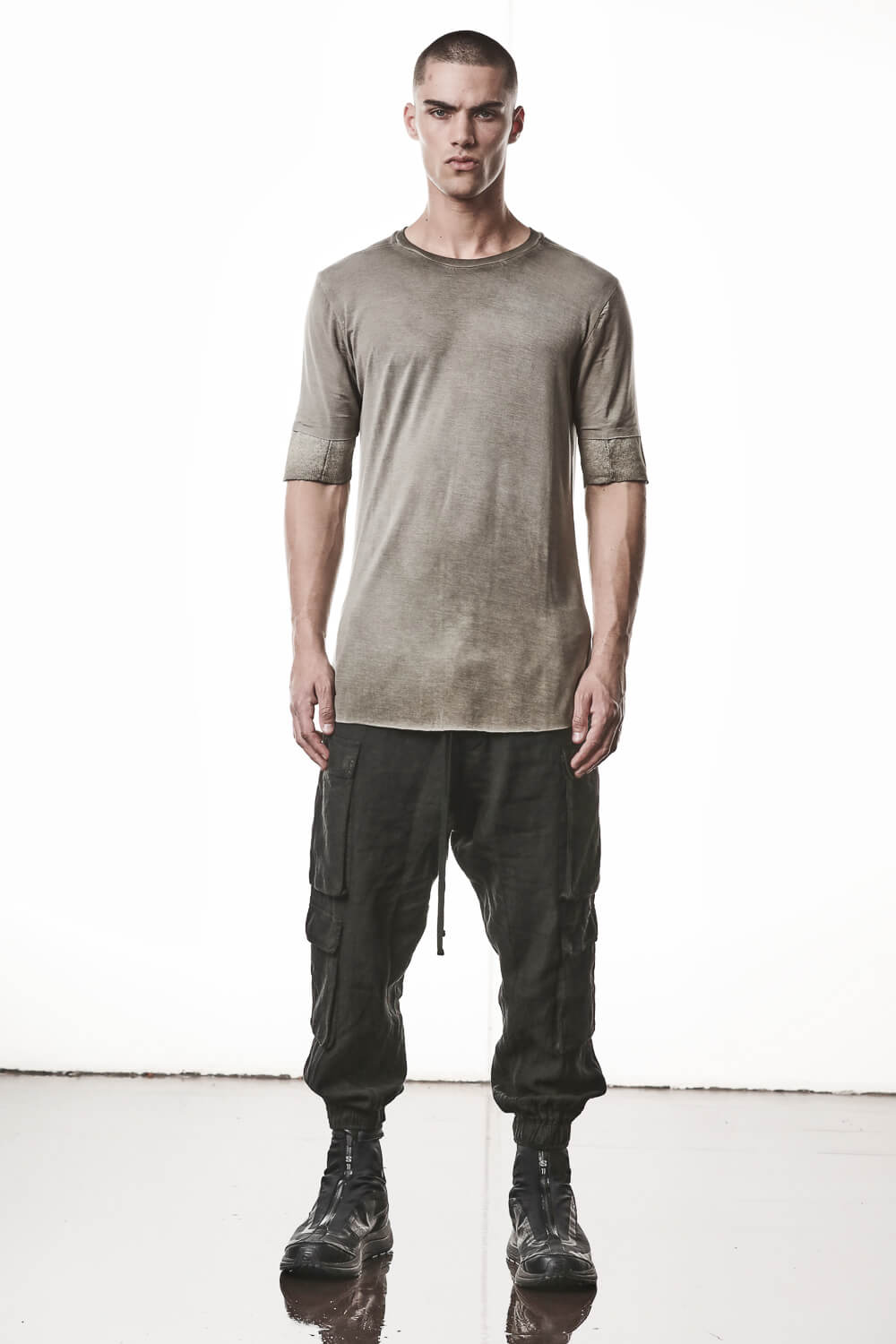 M TS 940 Raw Cut Hem Crew Neck T-Shirt Light Olive
