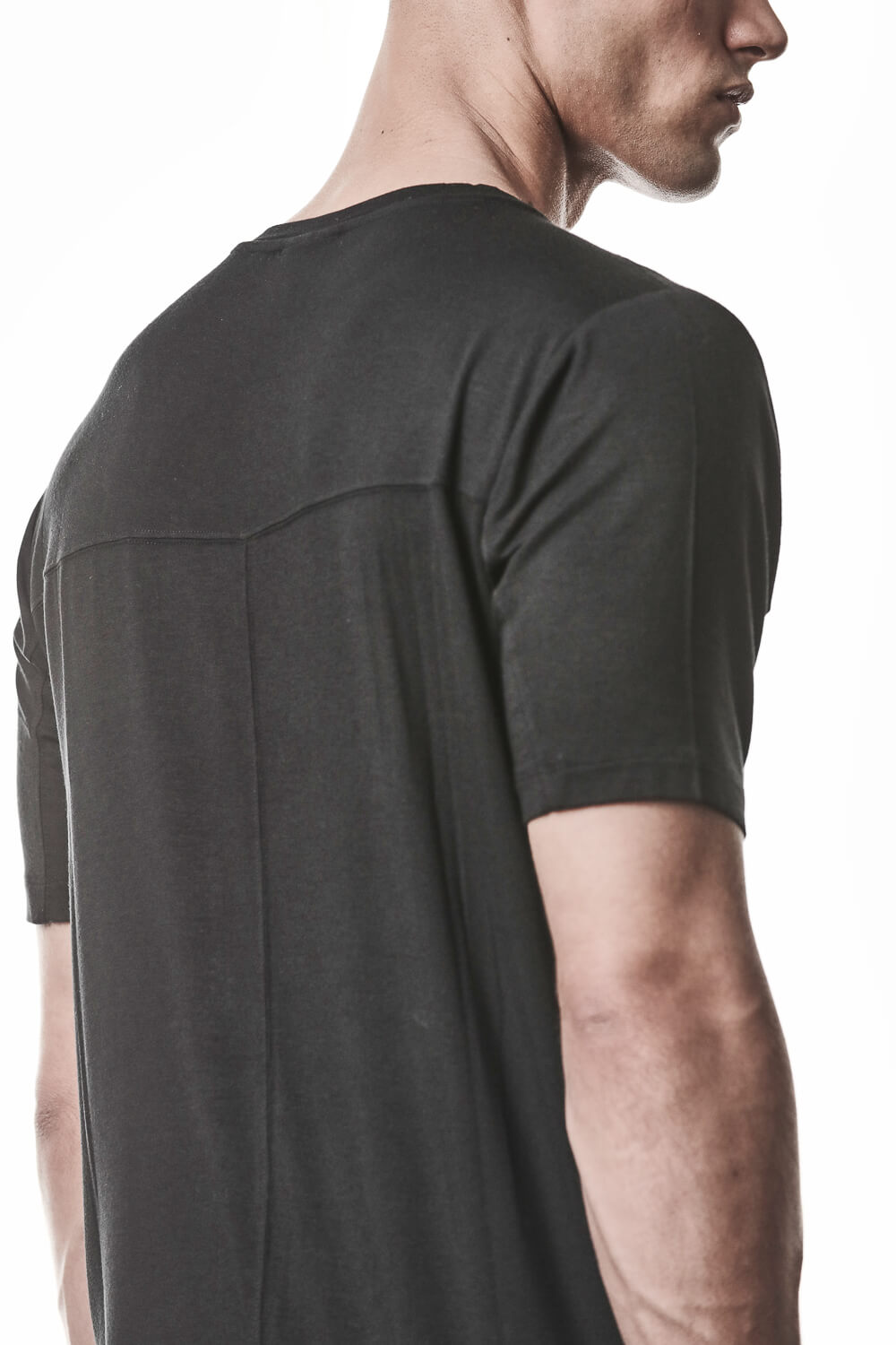 M TS 945 V-Neck T-Shirt Black