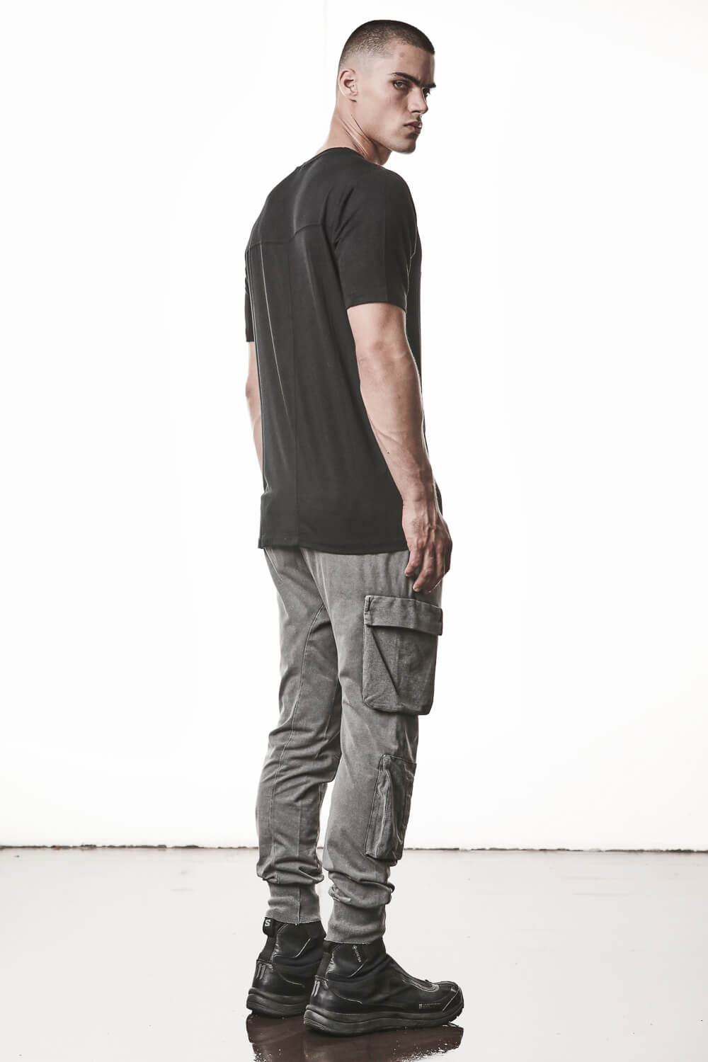 M TS 945 V-Neck T-Shirt Black