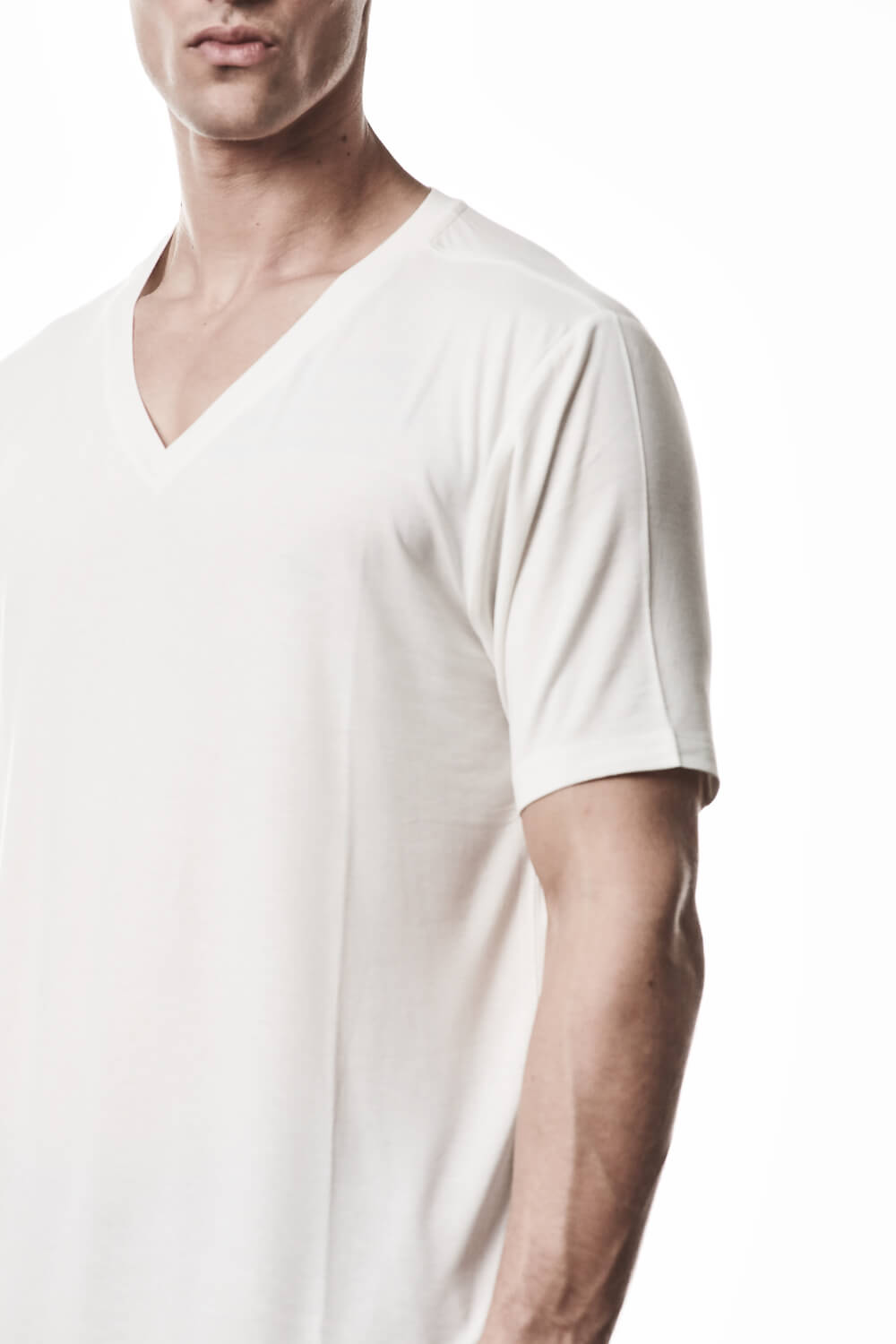 M TS 945 V-Neck T-Shirt Off White